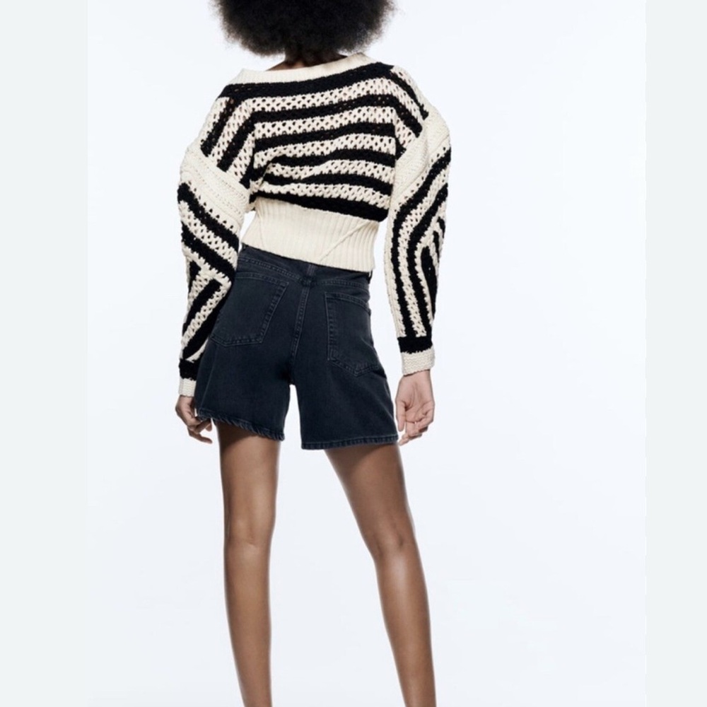 ZARA Black & Ecru Limited Edition Striped Sweater Jumper Size Large Gently Used - Picture 3 of 11